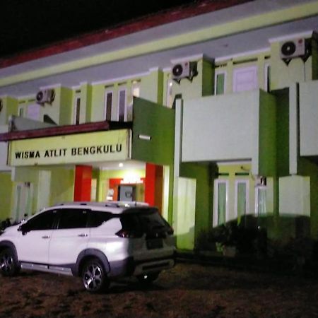 Hotel Grand Atlet Bengkulu Esterno foto
