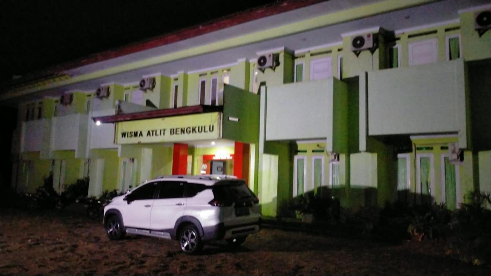 Hotel Grand Atlet Bengkulu Esterno foto